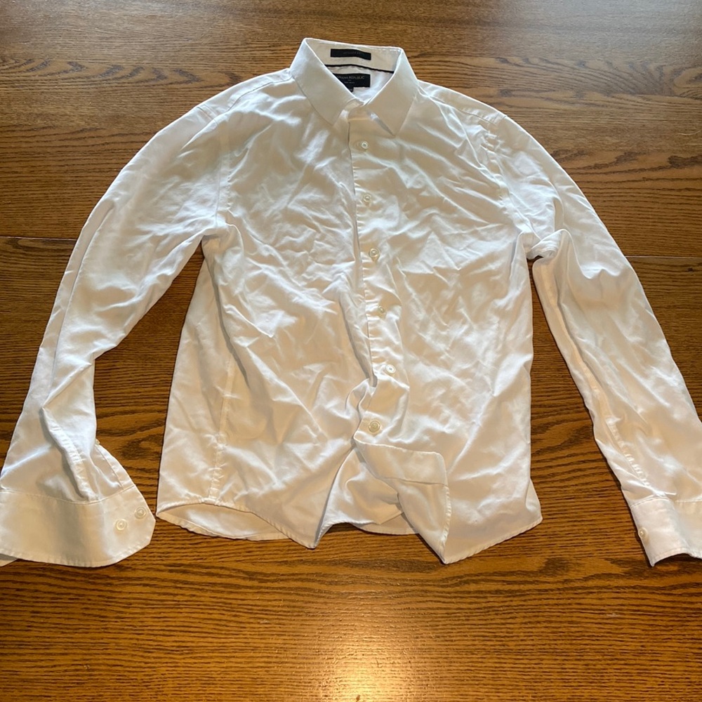 Banana Republic men’s untucked fit, non-iron shirt